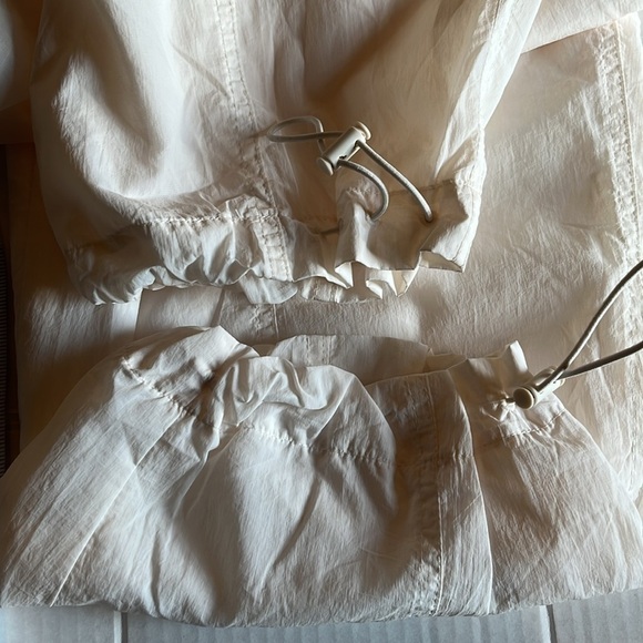 Athleta, Alicia Keys-18-cream-High waisted utility cargo jogger with drawstring - Picture 15 of 16